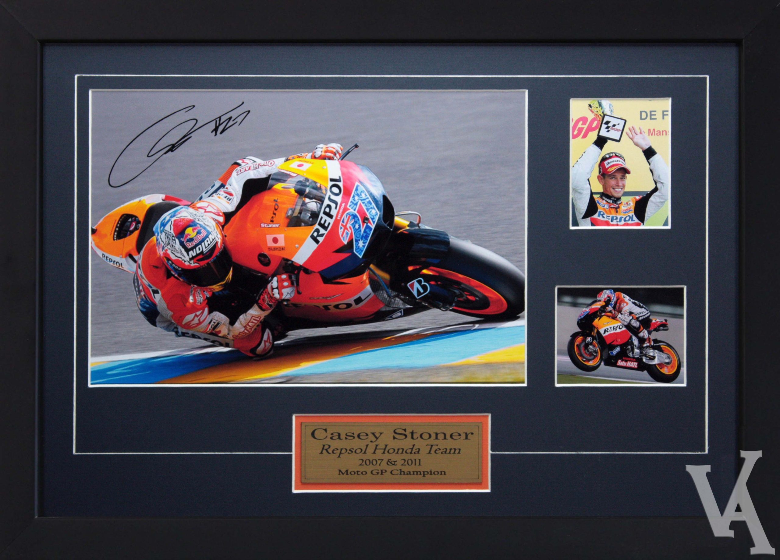 Casey Stoner Signed & Framed Moto GP Racing Memorabilia. Repsol Team Honda Moto GP World Champion.